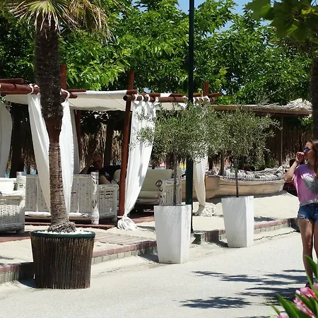 ρηγάκης 2* Πευκοχώρι